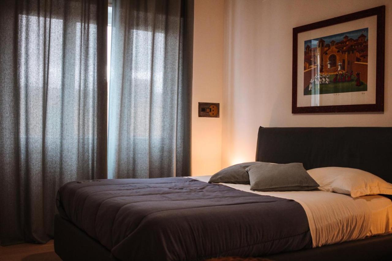 Carnale Guest House Salerno Bagian luar foto